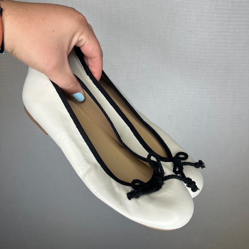 Onyx White Leather Ballet Flats Black Trim Bow Round Toe EU 39 154/39